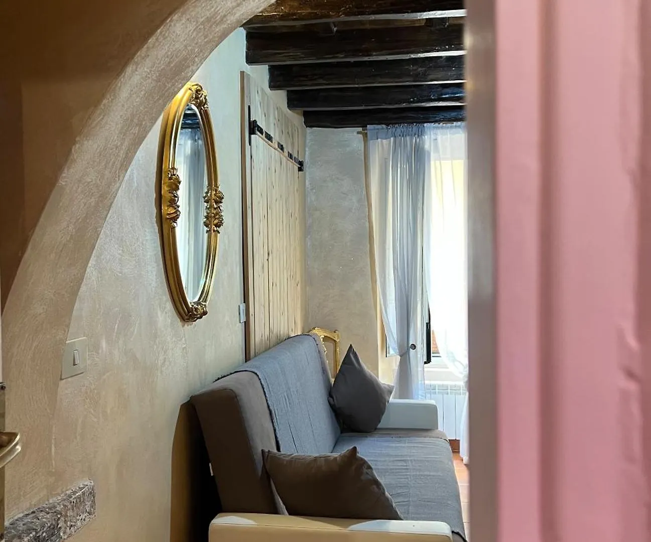 Apartment Italy Typicall Home Campo Di Fiori Rome Italy
