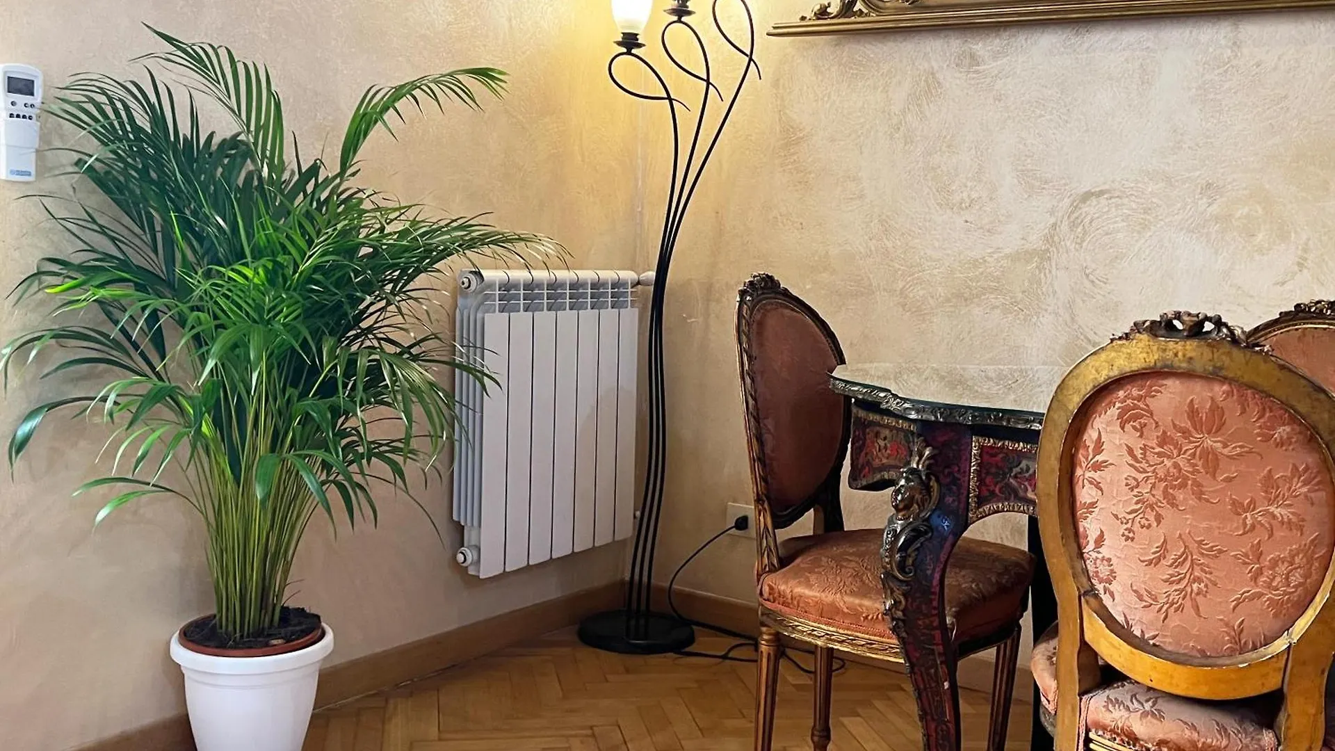 Italy Typicall Home Campo Di Fiori Rome Apartment